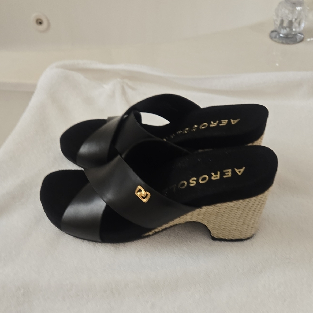 AEROSOLES Black Wedge Sandals with Textured Heel